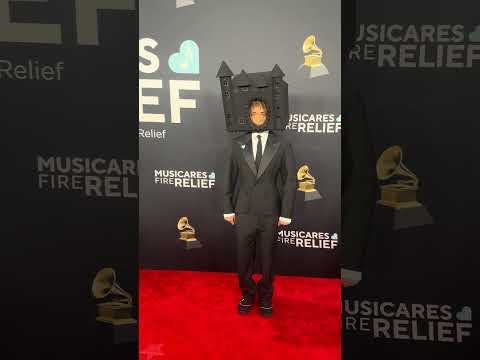 Jaden Smith and Willow Smith arrive to the 2025 #GRAMMYs red carpet #entertainthis